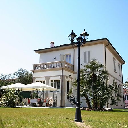 Affittacamere Torre Dell'Arte Torre del Lago Puccini Exterior foto